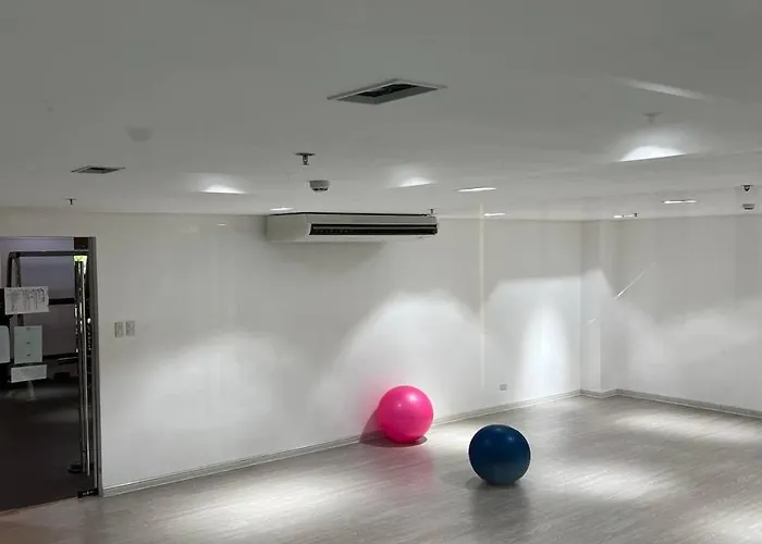 Osaka Japan Vibe Pioneer Mandaluyong Free Pool Gym Kidsroom Netflix Prime Hbomax Sunshine 100 T3 16th